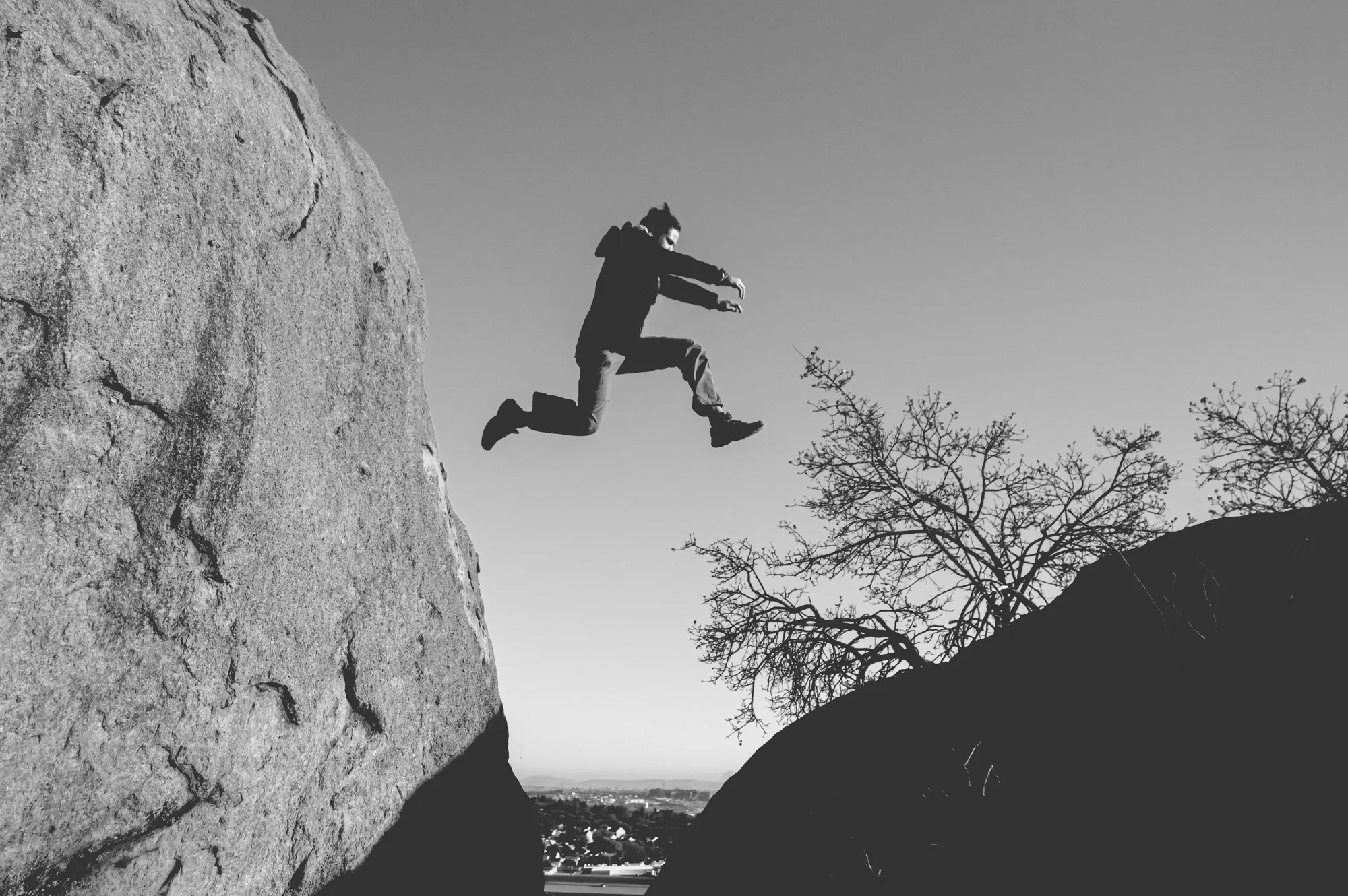 2019-09-01 - Lonehill Koppie - Jumping between two boulders