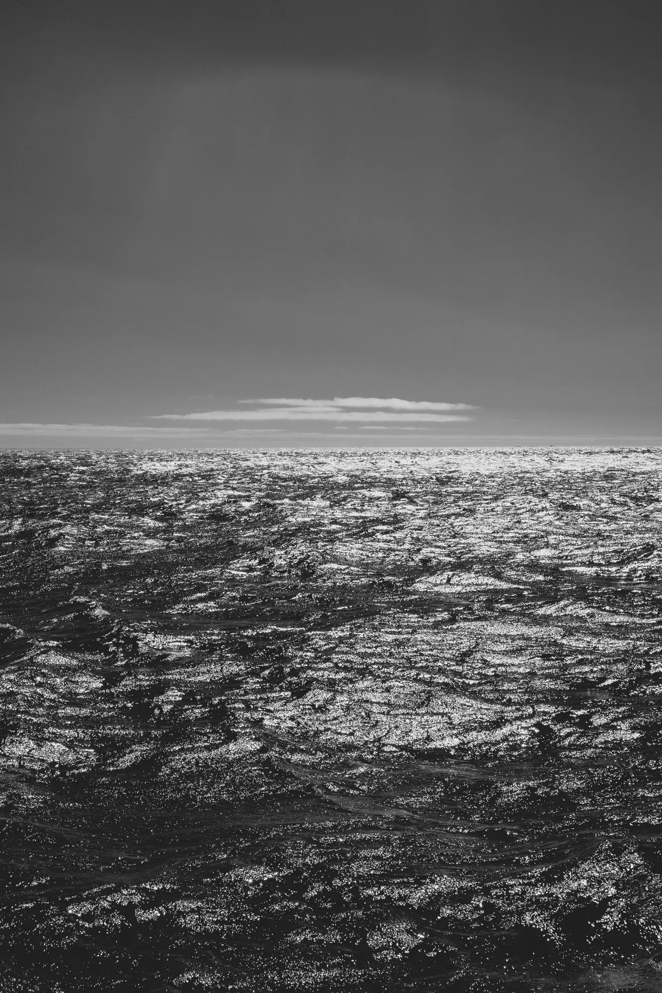 2022-02-13 - Cape Town - Refelction of light along the ocean