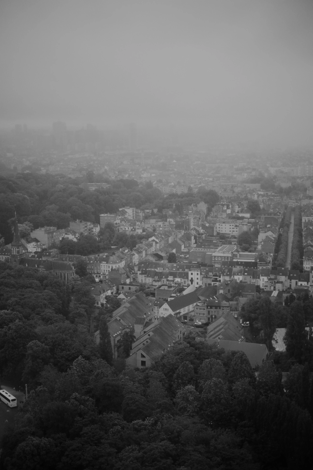 2024-06-15 - xt35 - bw - BE - Brussles - Mist view of the city