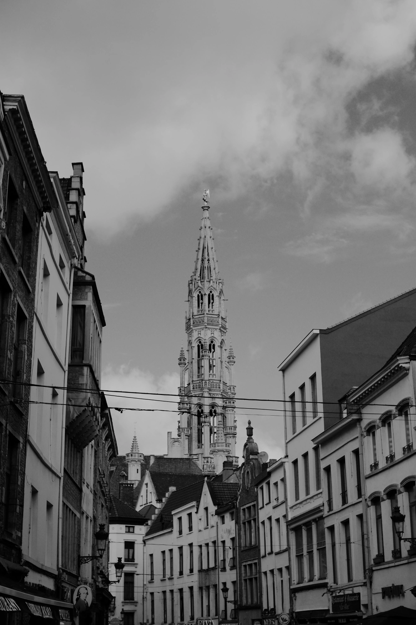 2024-06-16 - xt35 - bw - BE - Brussles - View of church in distance
