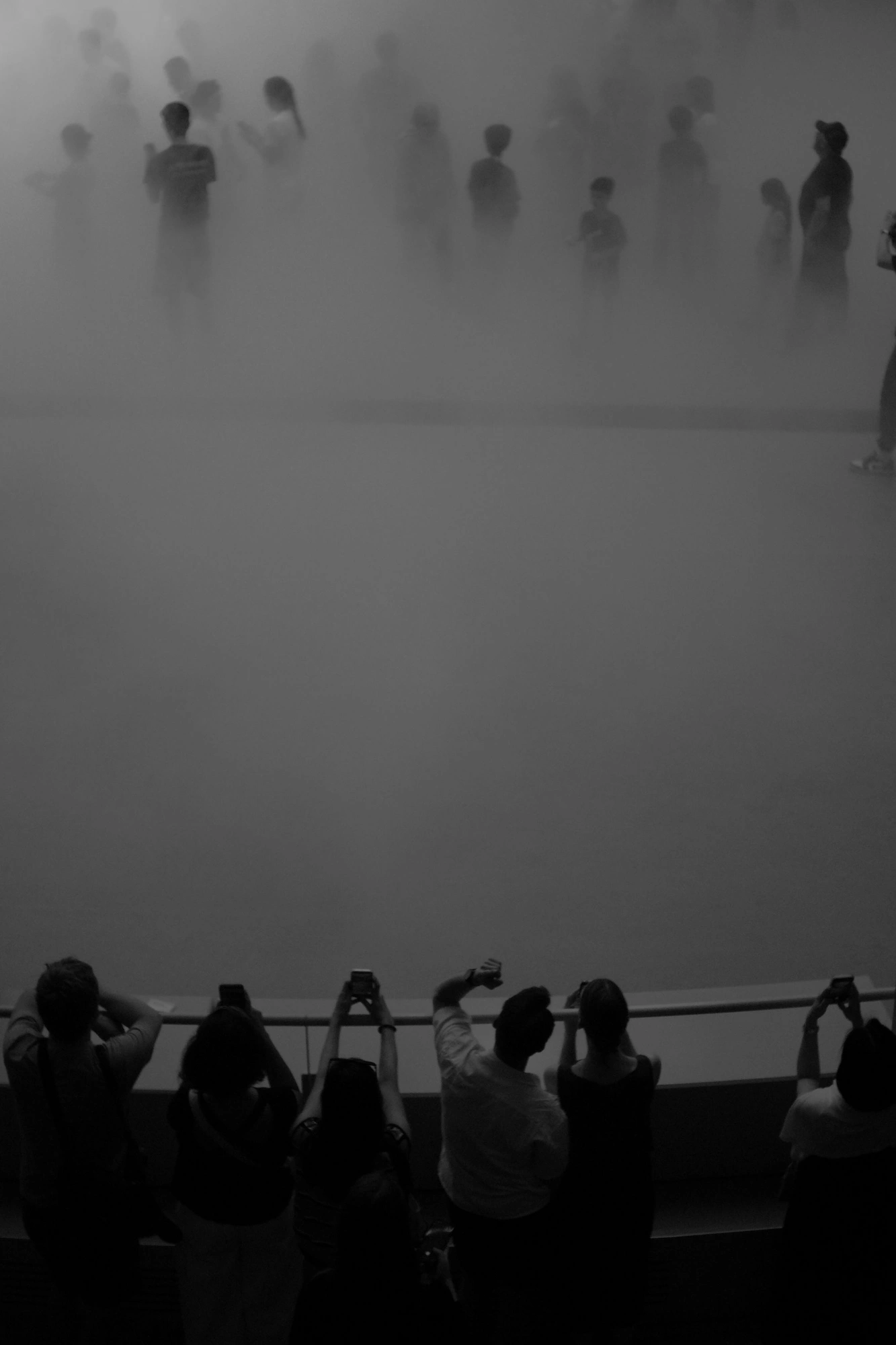 2026-07-06 - Summer in Paris - People taking photos of people in Cloud.j