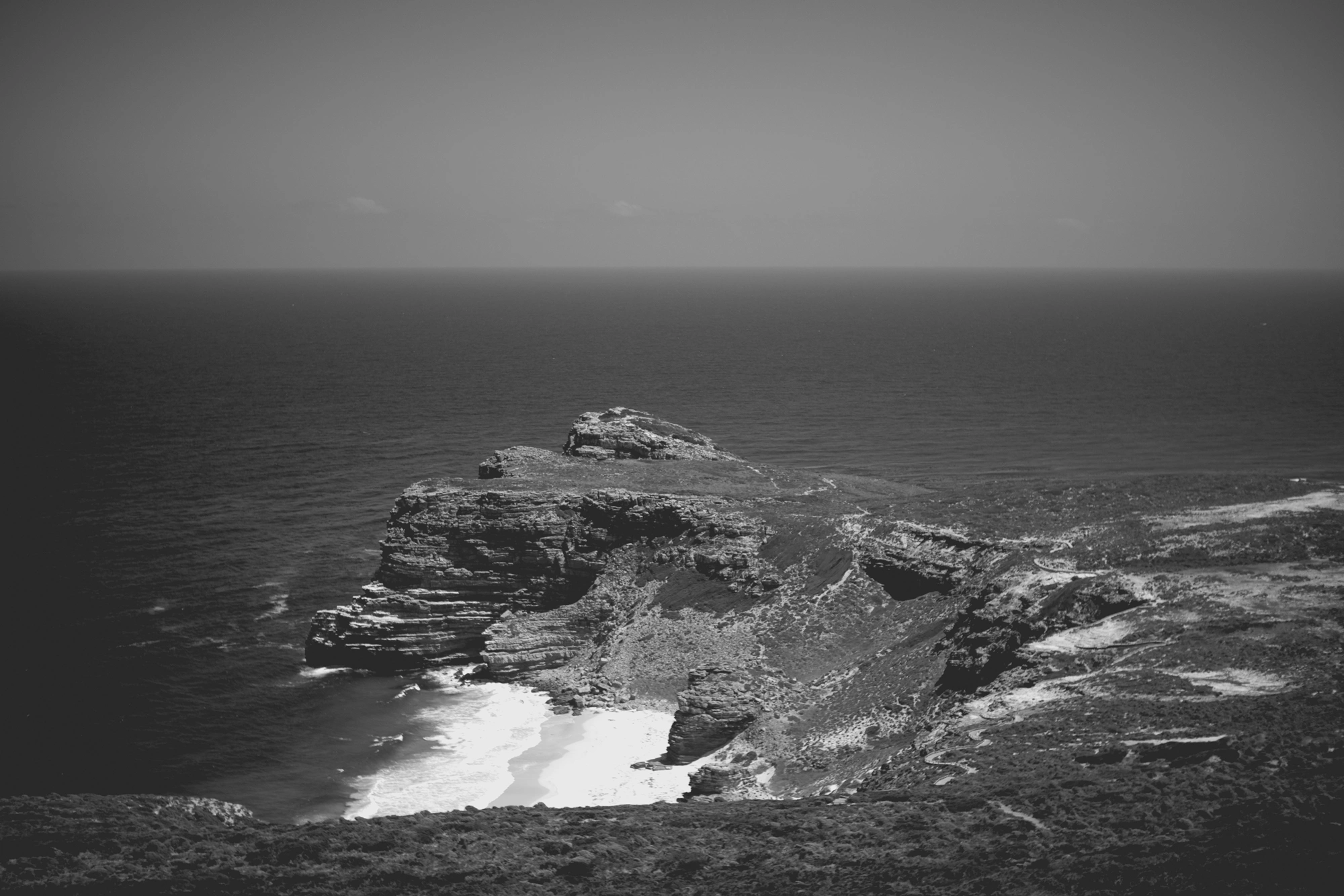 2022-02-16 - Cape Town - Ocean behind mountain.j