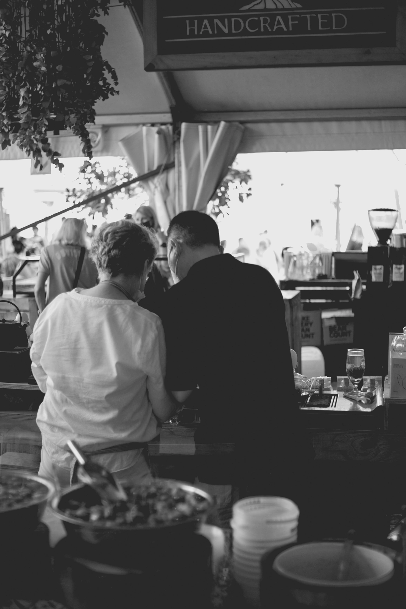 2022-02-18 - Cape Town - People working at spice shop.j