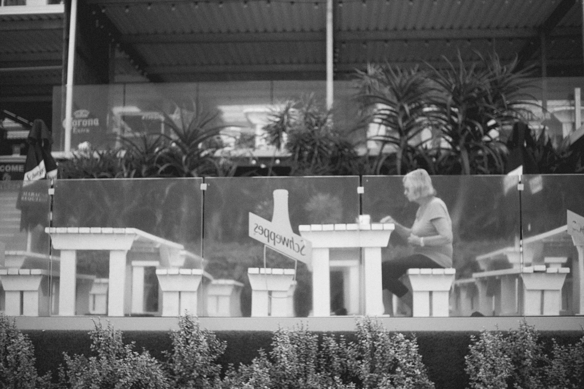 2022-09-18 - Durban -  Person eating at restuarant.j