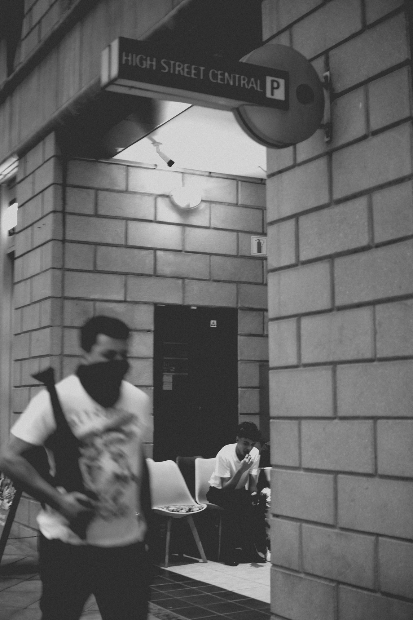 2021-12-04 - Melrose Arch, Johannesburg -  Man with gun.j